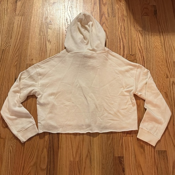 Hooters Crop Sweatshirt - Picture 3 of 4